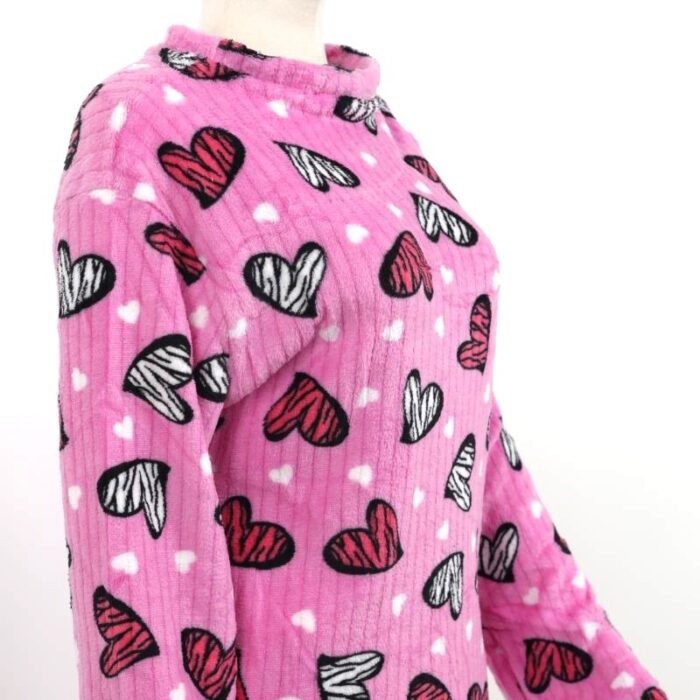 ⁦بيجامة صوف للنساء لون زهري بتصميم قلوب⁩ - الصورة ⁦5⁩