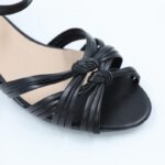 ⁦صندل بكعب للنساء لون أسود⁩ - الصورة ⁦9⁩