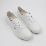 ⁦حذاء سبورت نعل عريض بأربطة للرجال لون أبيض⁩ - الصورة ⁦2⁩