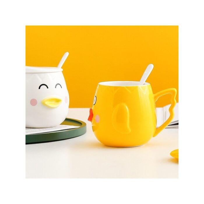 ⁦مج (كوب ) مع غطاء وملعقة لون أبيض بتصميم بطة⁩ - الصورة ⁦3⁩