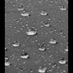 ⁦Under Armour Men's UA Unstoppable Tapered Pants- بنطلون اندر ارمور انستوببال تيبرد للرجال لون رمادي⁩ - الصورة ⁦5⁩