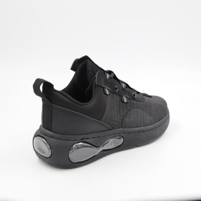 ⁦حذاء رياضي للرجال لون أسود⁩ - الصورة ⁦4⁩