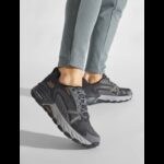 ⁦Skechers Men's Max Protect Shoes - حذاء سكيتشرز ماكس بروتيكت للرجال لون أسود ورمادي وأصفر⁩ - الصورة ⁦10⁩