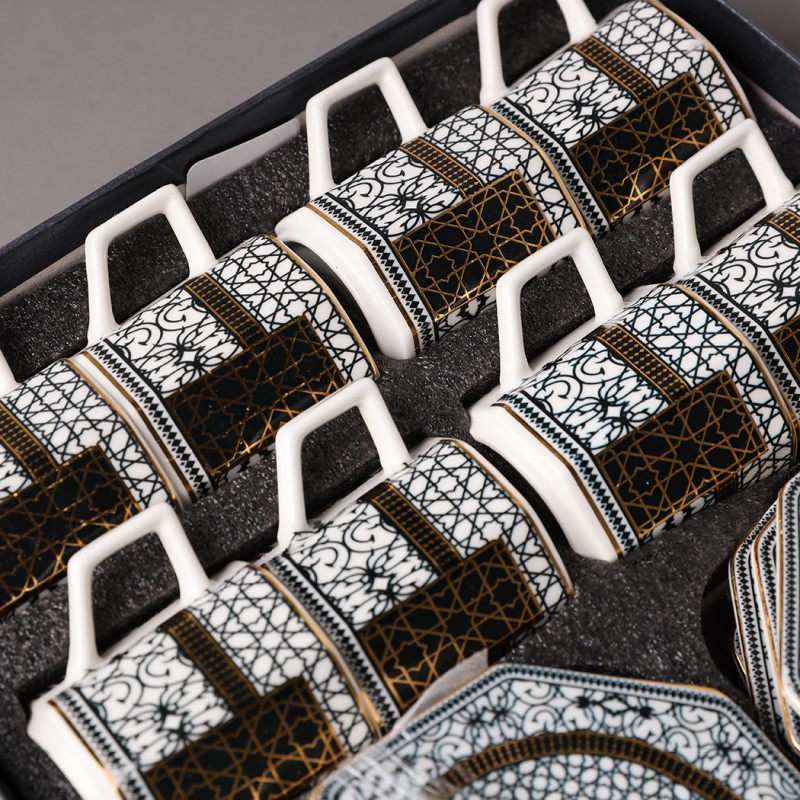 ⁦طقم فناجين قهوة مع صحون عدد 12 لون مزخرف ذهبي واسود⁩ - الصورة ⁦1⁩