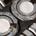 ⁦طقم فناجين قهوة مع صحون عدد 12 لون مزخرف ذهبي واسود⁩ - الصورة ⁦2⁩