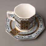 ⁦طقم فناجين قهوة مع صحون عدد 12 لون مزخرف ذهبي واسود⁩ - الصورة ⁦5⁩