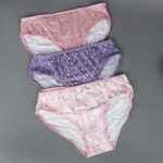 ⁦طقم داخلي نسائي قطن 3 قطع من milk بألوان مختلفة⁩ - الصورة ⁦3⁩