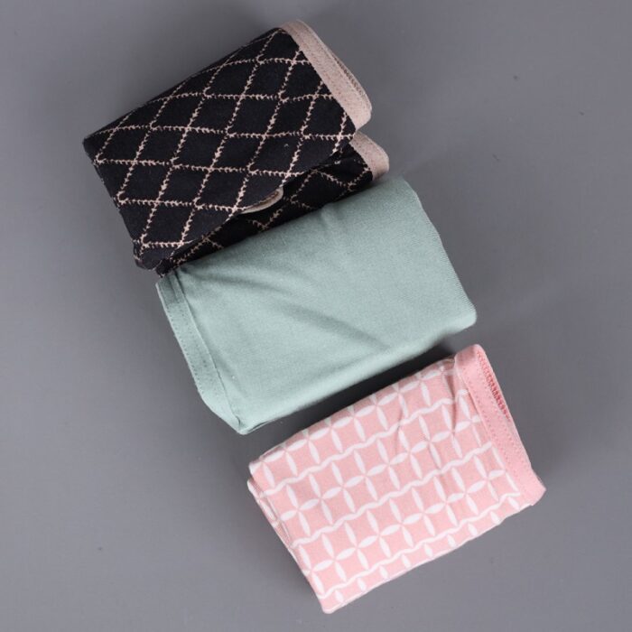 ⁦طقم داخلي نسائي قطن 3 قطع من milk بألوان مختلفة⁩ - الصورة ⁦2⁩