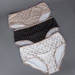 ⁦طقم داخلي نسائي قطن من 3 قطع milk بألوان مختلفة⁩ - الصورة ⁦3⁩