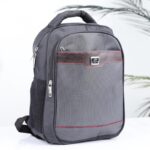 ⁦حقيبة ظهر مدرسية 14 انش لون أسود⁩ - الصورة ⁦3⁩