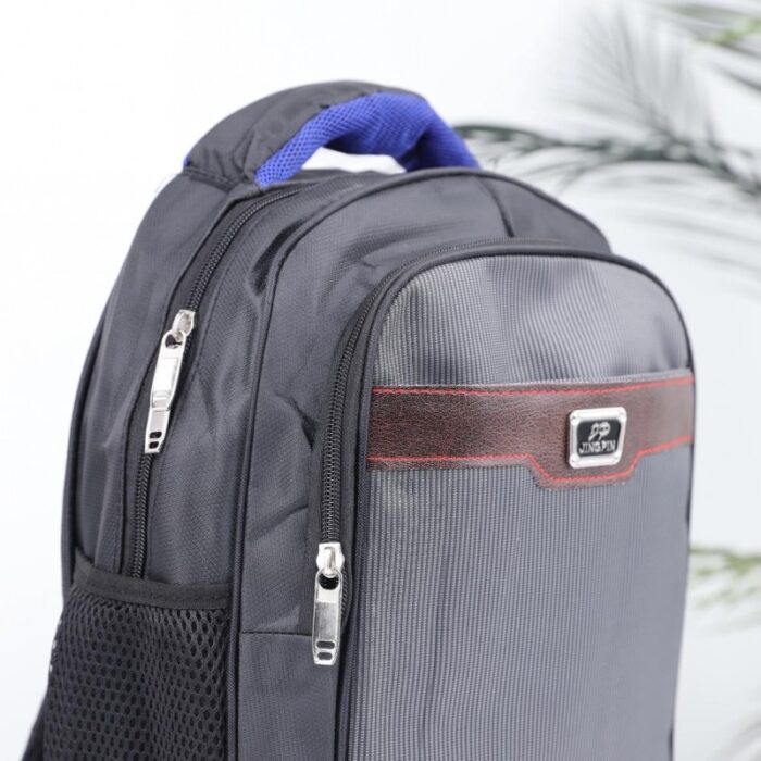 ⁦حقيبة ظهر مدرسية 14 انش لون أسود وأزرق⁩ - الصورة ⁦3⁩