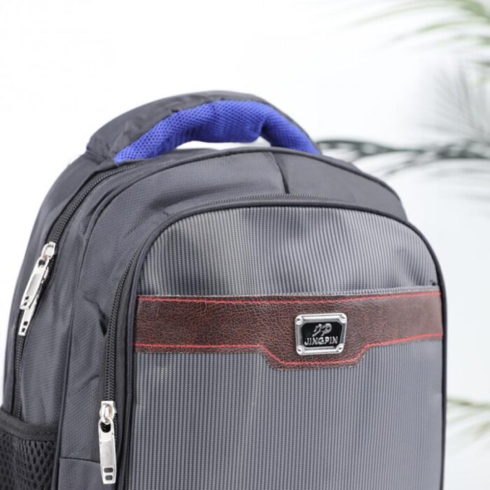 ⁦حقيبة ظهر مدرسية 14 انش لون أسود وأزرق⁩ - الصورة ⁦6⁩