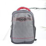 ⁦حقيبة ظهر مدرسية 14 انش لون أسود وأحمر⁩ - الصورة ⁦4⁩