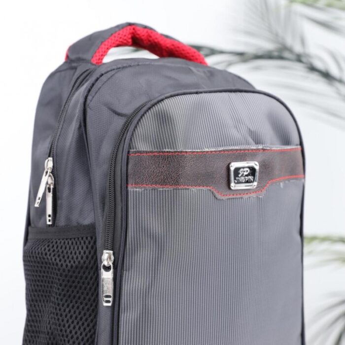 ⁦حقيبة ظهر مدرسية 14 انش لون أسود وأحمر⁩ - الصورة ⁦9⁩