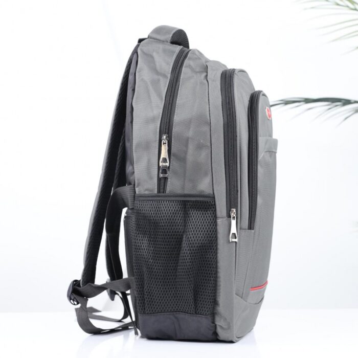 ⁦حقيبة مدرسية 18 انش لون سكني⁩ - الصورة ⁦3⁩