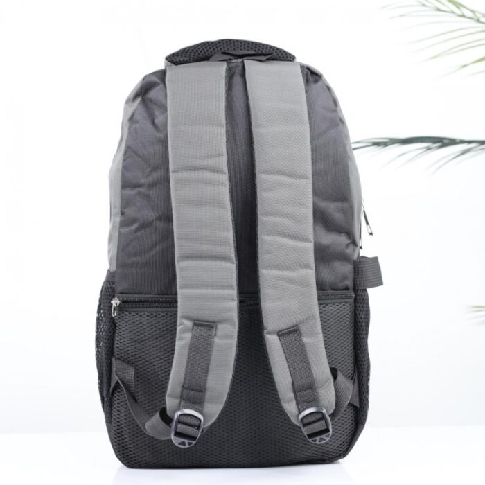 ⁦حقيبة مدرسية 18 انش لون سكني⁩ - الصورة ⁦4⁩