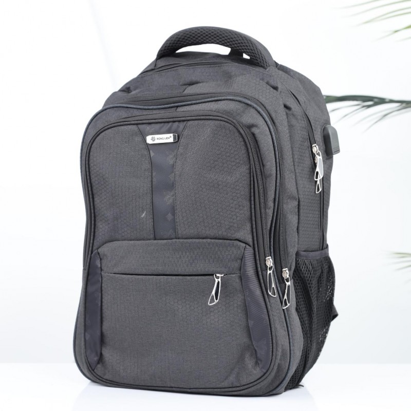 ⁦حقيبة مدرسية 18 انش لون أسود⁩ - الصورة ⁦1⁩