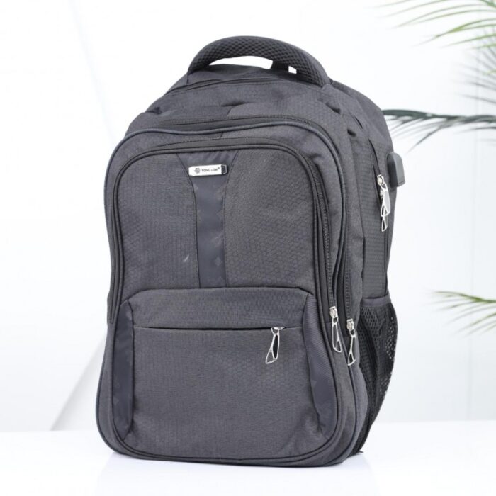 ⁦حقيبة مدرسية 18 انش لون أسود⁩ - الصورة ⁦2⁩