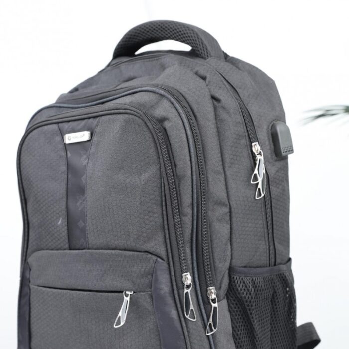 ⁦حقيبة مدرسية 18 انش لون أسود⁩ - الصورة ⁦3⁩