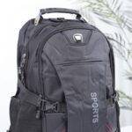 ⁦حقيبة مدرسية 18 انش لون أسود⁩ - الصورة ⁦2⁩