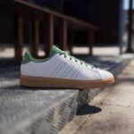 ⁦adidas Men's Advantage 2.0 Shoes - White- حذاء اديداس ادفانتج 2.0 للرجال لون أبيض وأخضر⁩ - الصورة ⁦22⁩