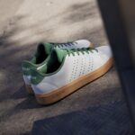 ⁦adidas Men's Advantage 2.0 Shoes - White- حذاء اديداس ادفانتج 2.0 للرجال لون أبيض وأخضر⁩ - الصورة ⁦25⁩