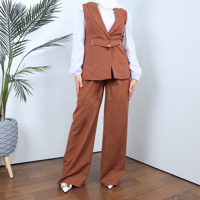 1033751967_67dc686e05fc9 طقم رسمي قطعتين للنساء لون بني - الصورة 1