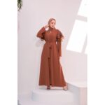 ⁦عباية مفتوحة مع أحجار زركون على الكتف لون بني⁩ - الصورة ⁦3⁩