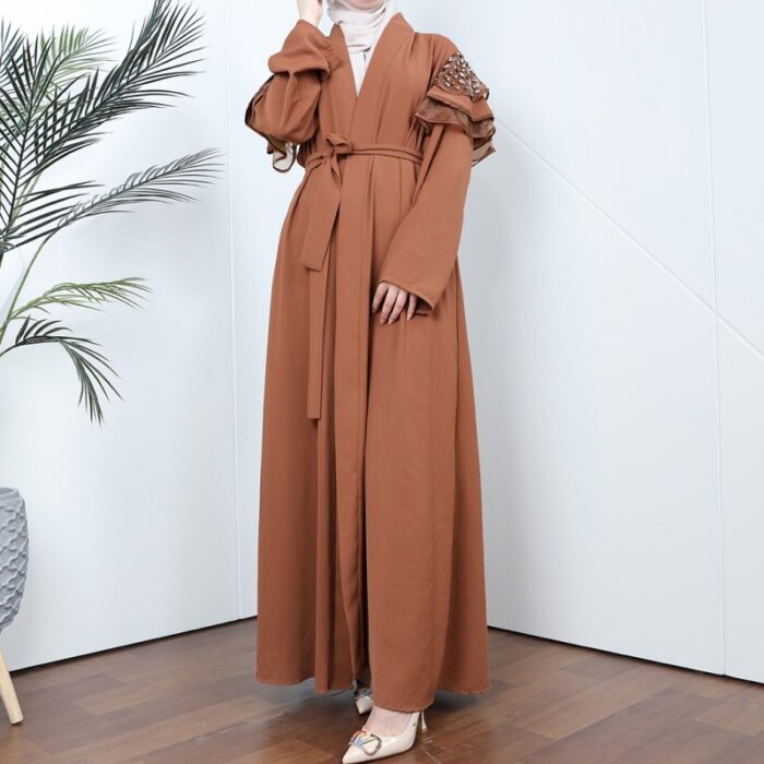 ⁦عباية مفتوحة مع أحجار زركون على الكتف لون بني⁩ - الصورة ⁦15⁩