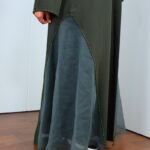 ⁦عباية مفتوحة بتصميم شيفون من الأسفل لون زيتي⁩ - الصورة ⁦11⁩