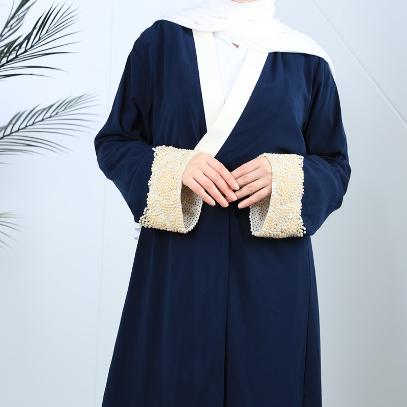 ⁦عباية مفتوحة لون كحلي بتصميم لولو على أطراف الكم⁩ - الصورة ⁦1⁩