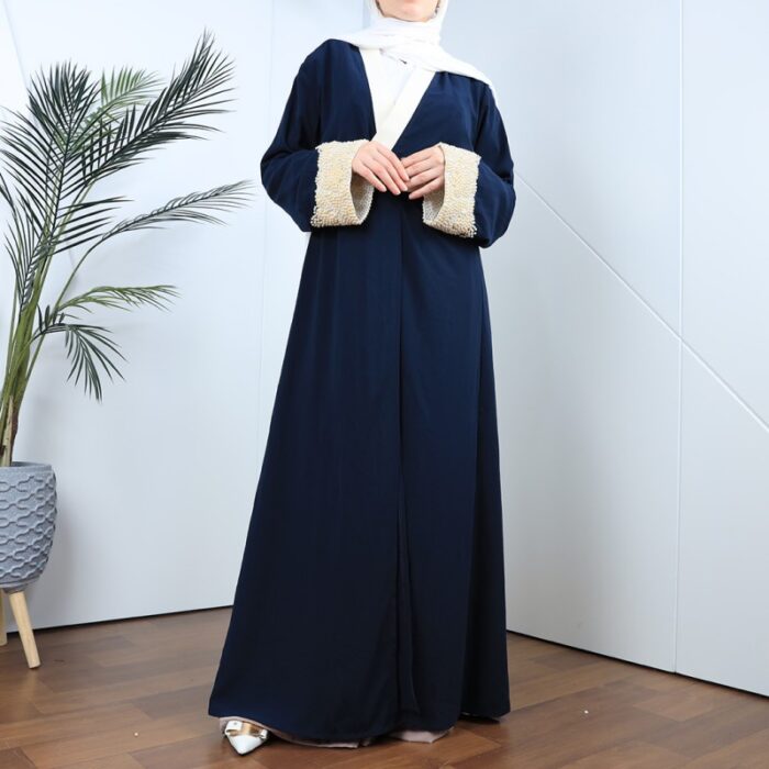 ⁦عباية مفتوحة لون كحلي بتصميم لولو على أطراف الكم⁩ - الصورة ⁦3⁩