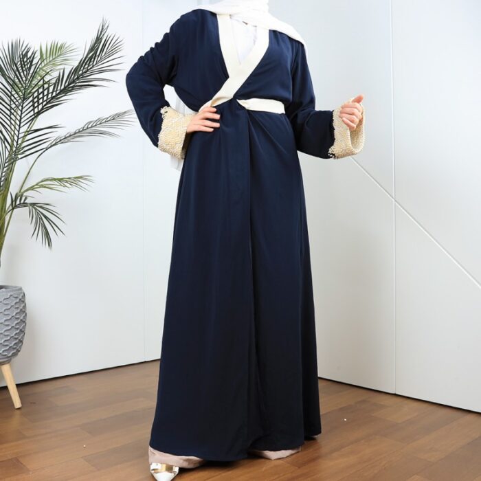 ⁦عباية مفتوحة لون كحلي بتصميم لولو على أطراف الكم⁩ - الصورة ⁦6⁩