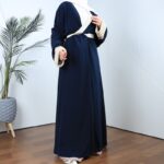 ⁦عباية مفتوحة لون كحلي بتصميم لولو على أطراف الكم⁩ - الصورة ⁦7⁩