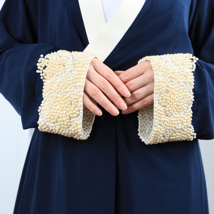 ⁦عباية مفتوحة لون كحلي بتصميم لولو على أطراف الكم⁩ - الصورة ⁦8⁩