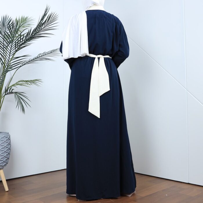 ⁦عباية مفتوحة لون كحلي بتصميم لولو على أطراف الكم⁩ - الصورة ⁦9⁩