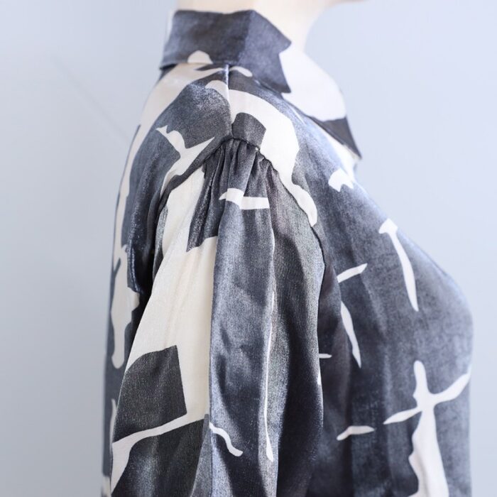 1033751990_67dc68b476c74 قميص بأكمام طويلة لون سكني وأبيض - الصورة 1