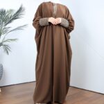 ⁦عباية مفتوحة بتصميم خرز من الأمام لون بني⁩ - الصورة ⁦9⁩