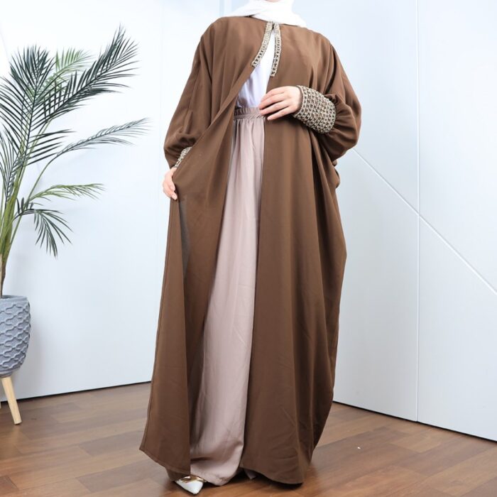 ⁦عباية مفتوحة بتصميم خرز من الأمام لون بني⁩ - الصورة ⁦11⁩