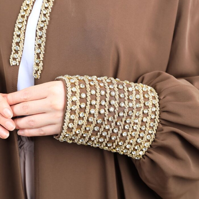 ⁦عباية مفتوحة بتصميم خرز من الأمام لون بني⁩ - الصورة ⁦12⁩