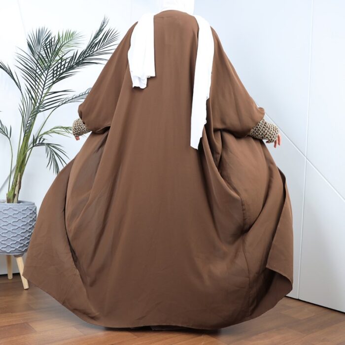 ⁦عباية مفتوحة بتصميم خرز من الأمام لون بني⁩ - الصورة ⁦15⁩