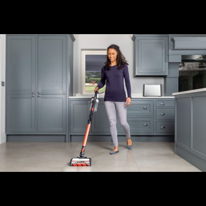 ⁦مكنسة عامود لاسلكية IZ201EU من شارك Shark⁩ - الصورة ⁦4⁩