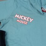 ⁦طقم (بلوزة كم بطاقية مع بنطلون) بتصميم رسوم ميكي ماوس للأطفال لون أخضر وأسود⁩ - الصورة ⁦2⁩