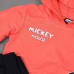 ⁦طقم (بلوزة كم بطاقية مع بنطلون) بتصميم رسوم ميكي ماوس للأطفال لون زهري وأسود⁩ - الصورة ⁦3⁩