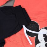 ⁦طقم (بلوزة كم بطاقية مع بنطلون) بتصميم رسوم ميكي ماوس للأطفال لون زهري وأسود⁩ - الصورة ⁦6⁩