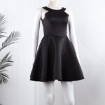 ⁦فستان قصير مخطط بالعرض لون أسود⁩ - الصورة ⁦8⁩