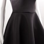 ⁦فستان قصير مخطط بالعرض لون أسود⁩ - الصورة ⁦12⁩