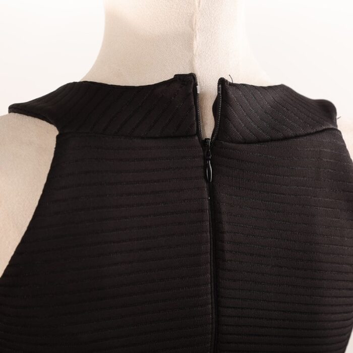 ⁦فستان قصير مخطط بالعرض لون أسود⁩ - الصورة ⁦16⁩