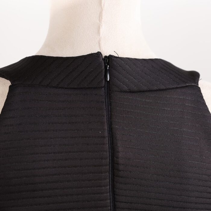 ⁦فستان قصير مخطط بالعرض لون أسود⁩ - الصورة ⁦17⁩