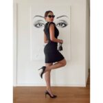 ⁦فستان قصير بأزرار من الأمام لون أسود⁩ - الصورة ⁦2⁩